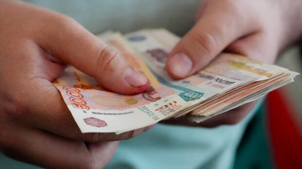 Сдуло ветром: бизнесмен заплатит 118 тыс. за поврежденное тележкой авто