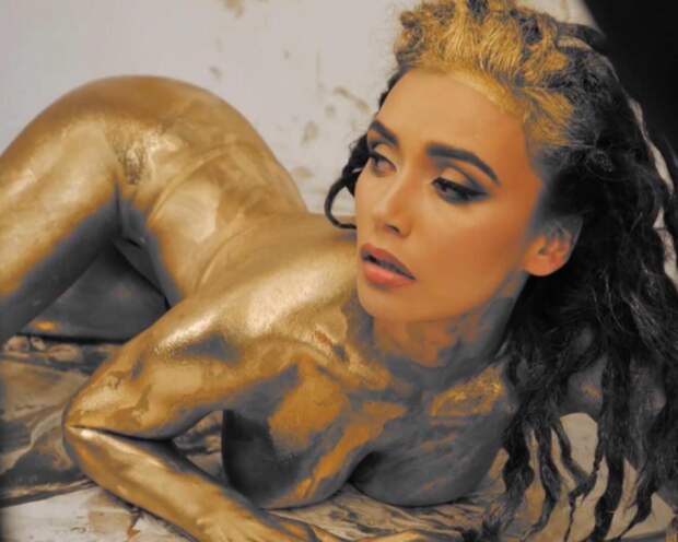 Солистка группы SEREBRO Ольга Серябкина 