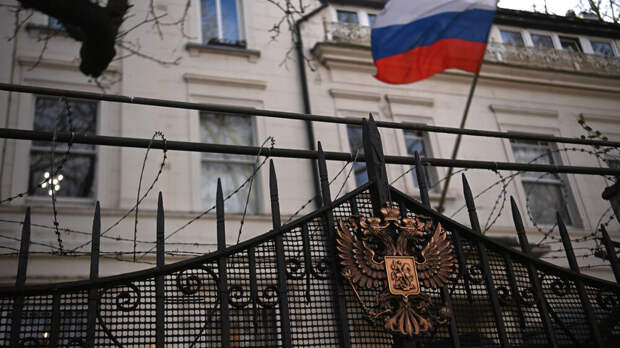 Лондон отозвал аккредитацию дипломата из РФ после высылки британского сотрудника