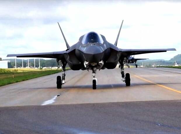 Битва за F-35B: ВВС и ВМС Италии не могут поделить истребители 5-го поколения