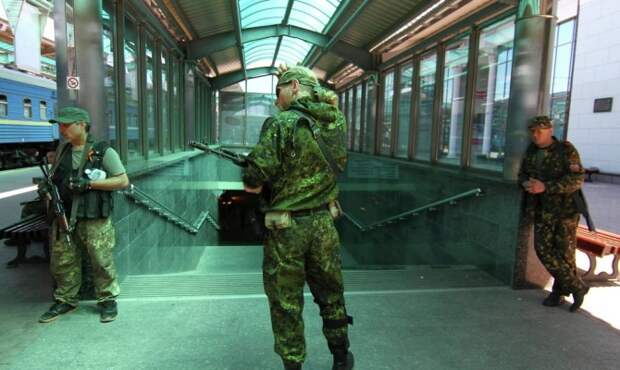 В районе вокзала Донецка вновь слышен артиллерийский обстрел