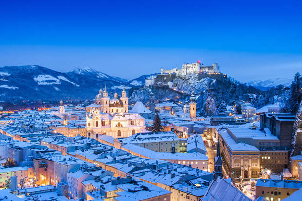 Вид на зимний Зальцбург, Австрия