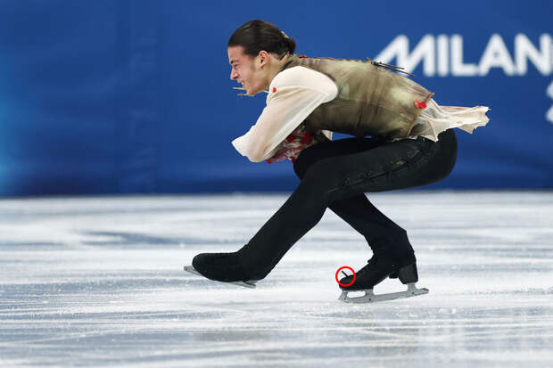 У Гуменника лопнул шнурок во время короткой программы на Олимпиаде