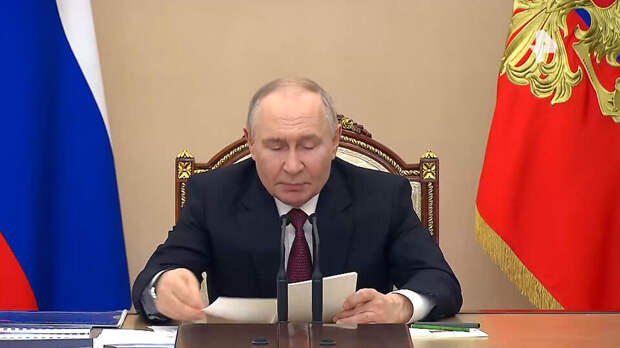 Путин указал на необходимость оснащения ВС РФ умной отечественной техникой