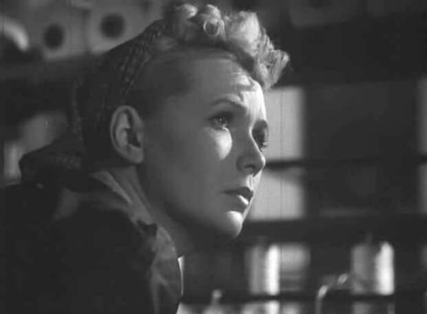 Дебютная кинороль Зои Васильковой в фильме *У них есть Родина*, 1949 | Фото: kino-teatr.ru Дебютная кинороль Зои Васильковой в фильме *У них есть Родина*, 1949 | Фото: kino-teatr.ru
