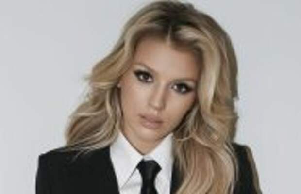 Шоу-бизнес: Роман с Киркоровым, разрыв с ЮрКиссом, и тайный покровитель: Как бедная девочка Люся Чеботина попала в мир «Майбахов» и вилл