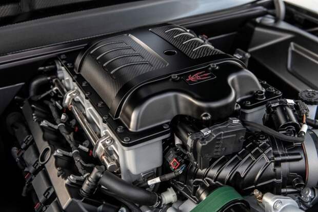 Комик Кевин Харт после автокатастрофы пересаживается на 1000-сильный Dodge Charger