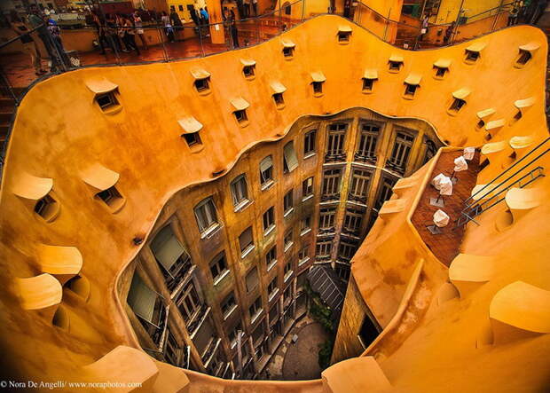 976Pedrera_2.jpg.pagespeed.ic.hpmOfnDiBG