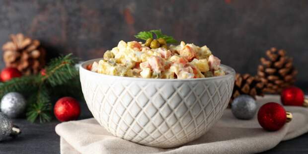 Новогодняя угроза: врач рассказала, какой ингредиент в салатах опасен для сердца и печени