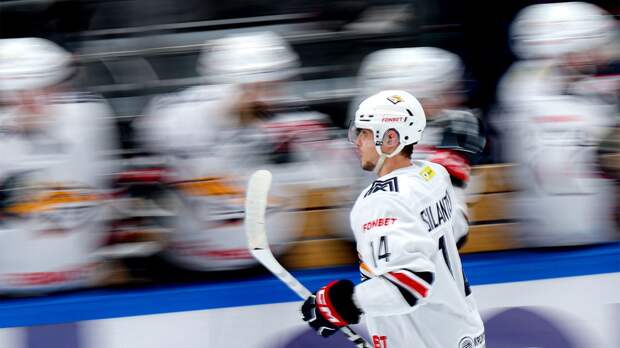 Силантьев получил жуткую травму в матче против «Северстали». Форварда «Металлурга» унесли со льда на носилках