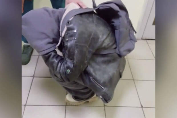 В Подмосковье девушка с канистрой бензина пыталась поджечь магазин