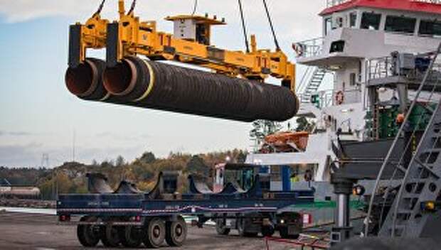 Погрузка труб для строительства газопровода Северный поток - 2. архивное фото