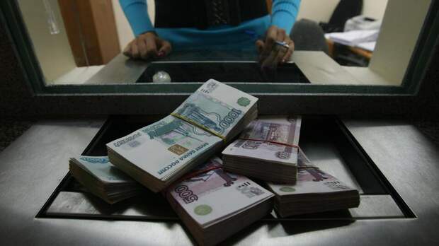 В МВД предложили ограничить снятие наличных через кассы и NFC