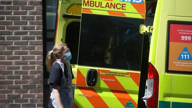 Число жертв коронавируса в Британии превысило 43 тысячи