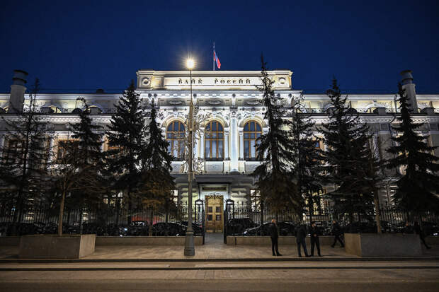 Банк России высказался о связи решений по ставке с возможными бюджетными изменениями