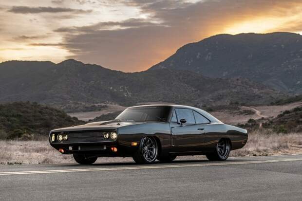 Комик Кевин Харт после автокатастрофы пересаживается на 1000-сильный Dodge Charger
