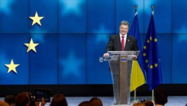Президент Украины Петр Порошенко на пресс-конференции в Брюсселе, архивное фото