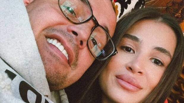 «Любви всем»: рэпер Гуф возобновил отношения с экс-невестой Разият Салаховой