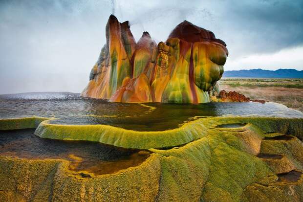 49. United States : The Fly Geyser