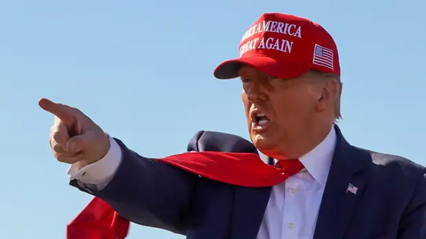 «Солидная пресса пожелтела»: зачем американские СМИ вспомнили о «досье Трампа» 2017 года