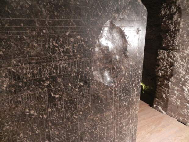Саркофаги Серапеума - давно известные, но непонятные