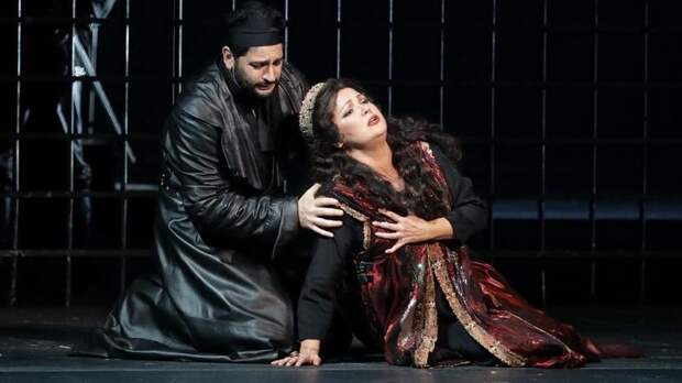 Нетребко в новогодние праздники выступит на сцене Мариинского театра