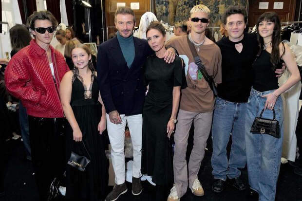 Сын дизайнера Бекхэм Бруклин обвинил семью в чрезмерном контроле