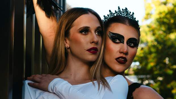 Дружба с подвохом: признаки токсичной подруги, которые вы могли не замечать