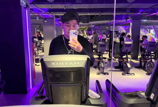 Известный стример из Казахстана заявил о депортации из России