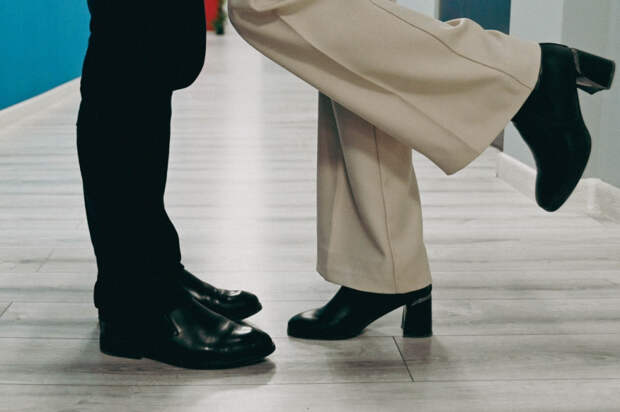 Большинство россиян согласны, что за успехом мужчины стоит женщина