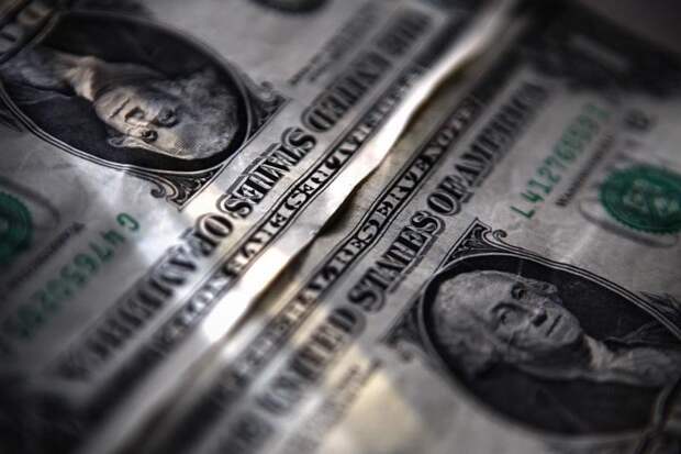 За первые пять минут торгов курс доллара США повысился до 71,6325 руб.