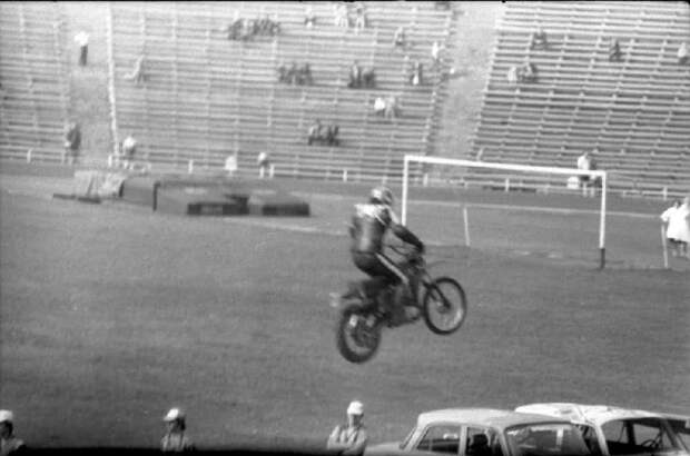 Донецк. Стадион Локомотив. Автородео из Тольятти