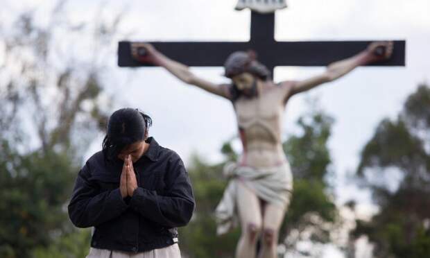 Протоирей Козлов напомнил, что на Страстной неделе необходимо больше думать о Боге