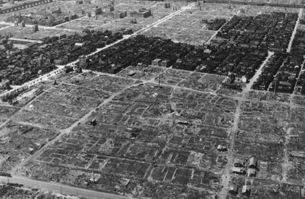 Токио 1945 НАПАЛМОВЫЙ ЯПОНСКИЙ ХОЛОКОСТ Как американцы жгли бомбили напалмом японскую столицу