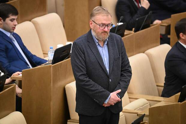 Милонов раскрыл причины введения в школах оценок за поведение