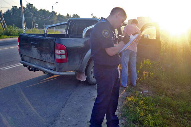 Сотрудники ДПС остановили под Тулой автомобиль и нашли в нём два трупа