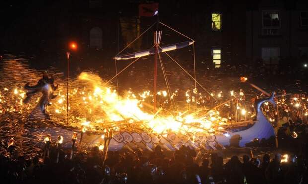 UpHellyAa15 Шетландский праздник Апхеллио