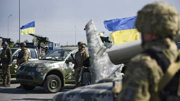 Политолог назвал закупки Киевом оружия схемой ЕС по отмыванию денег