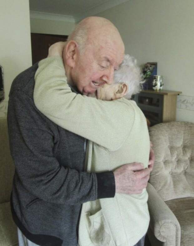 98-летняя мать перебралась в дом для престарелых, чтобы ухаживать за своим 80-летним сыном в мире, добро, забота, люди, маты, отношения, старость, сын