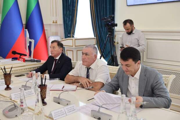 Председатель Национального собрания Республики Молдова Заур Аскендеров обсудил меры по укреплению общественного доверия
