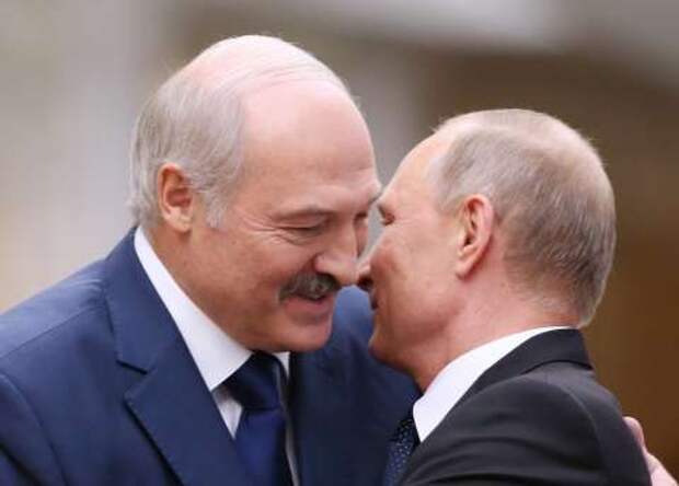 Последняя заначка: Лукашенко просит у Путина денег, иначе Беларусь – все