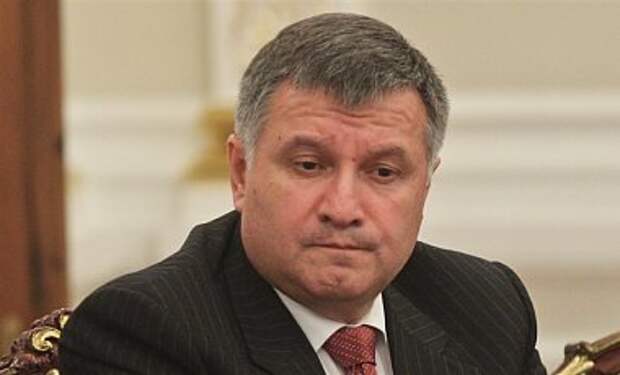 Аваков призвал Правый сектор вступать в силовые структуры Украины Аваков призвал Правый сектор вступать в силовые структуры Украины