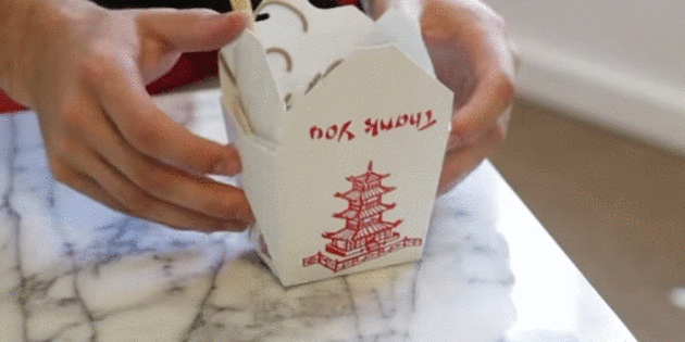 Как сделать из коробки с лапшой тарелку