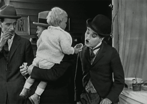 Правила жизни великого Чарли Чаплина. В гифках