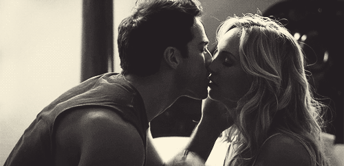 3416556_poceluj_01 (500x242, 1004Kb)